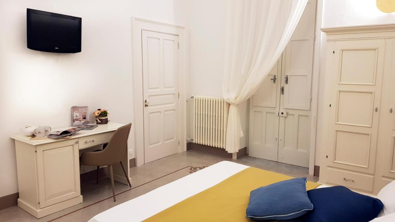 Villa Cesarea Dimora Di Charme サンタ・チェザーレア・テルメ エクステリア 写真